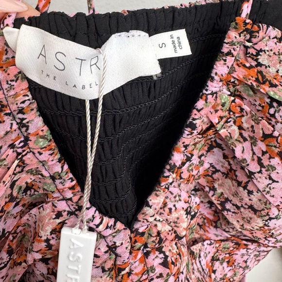 NWT! ASTR the Label Toni Tie Neck Peplum Top - Picture 10 of 12